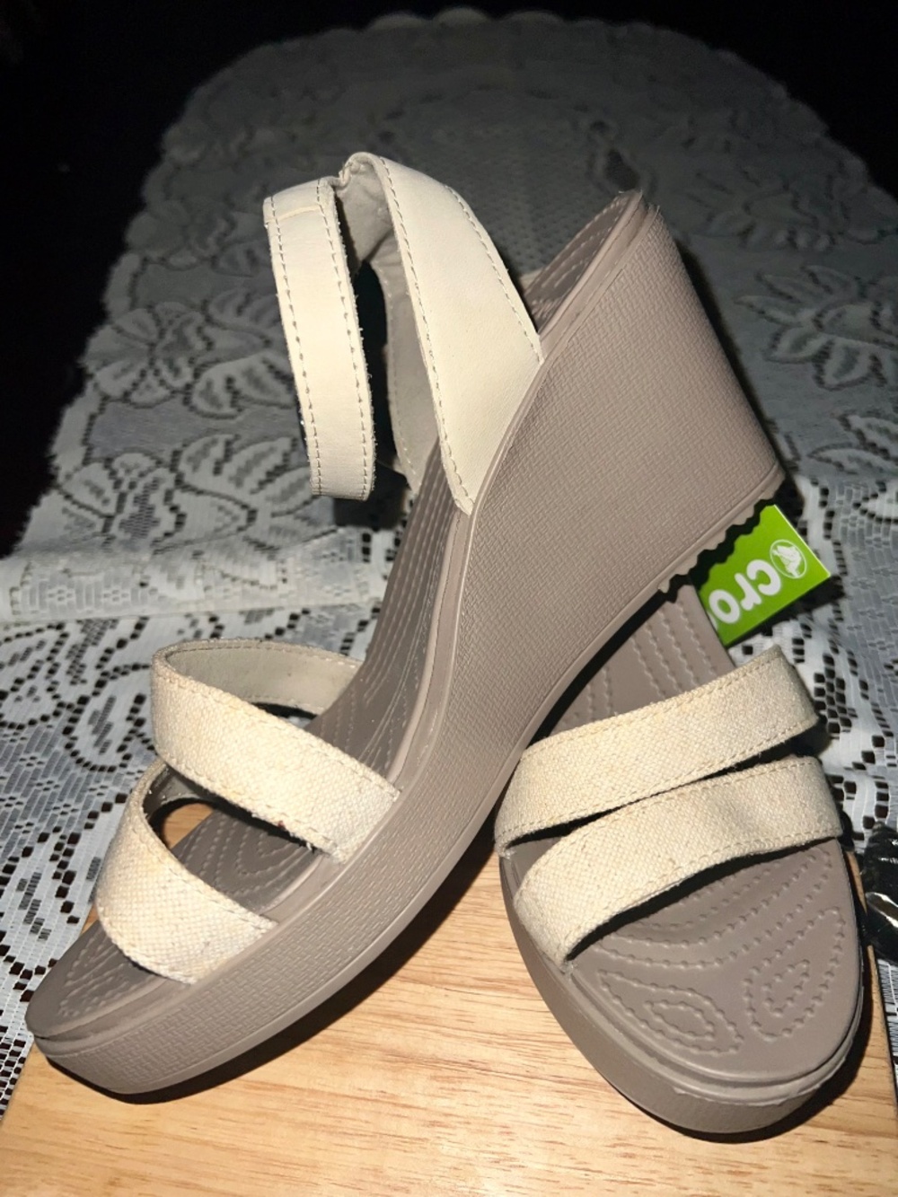 Womens Crocs Leigh II Ankle Strap Wedge Sandals Size 9 NWT - Picture 12 of 12